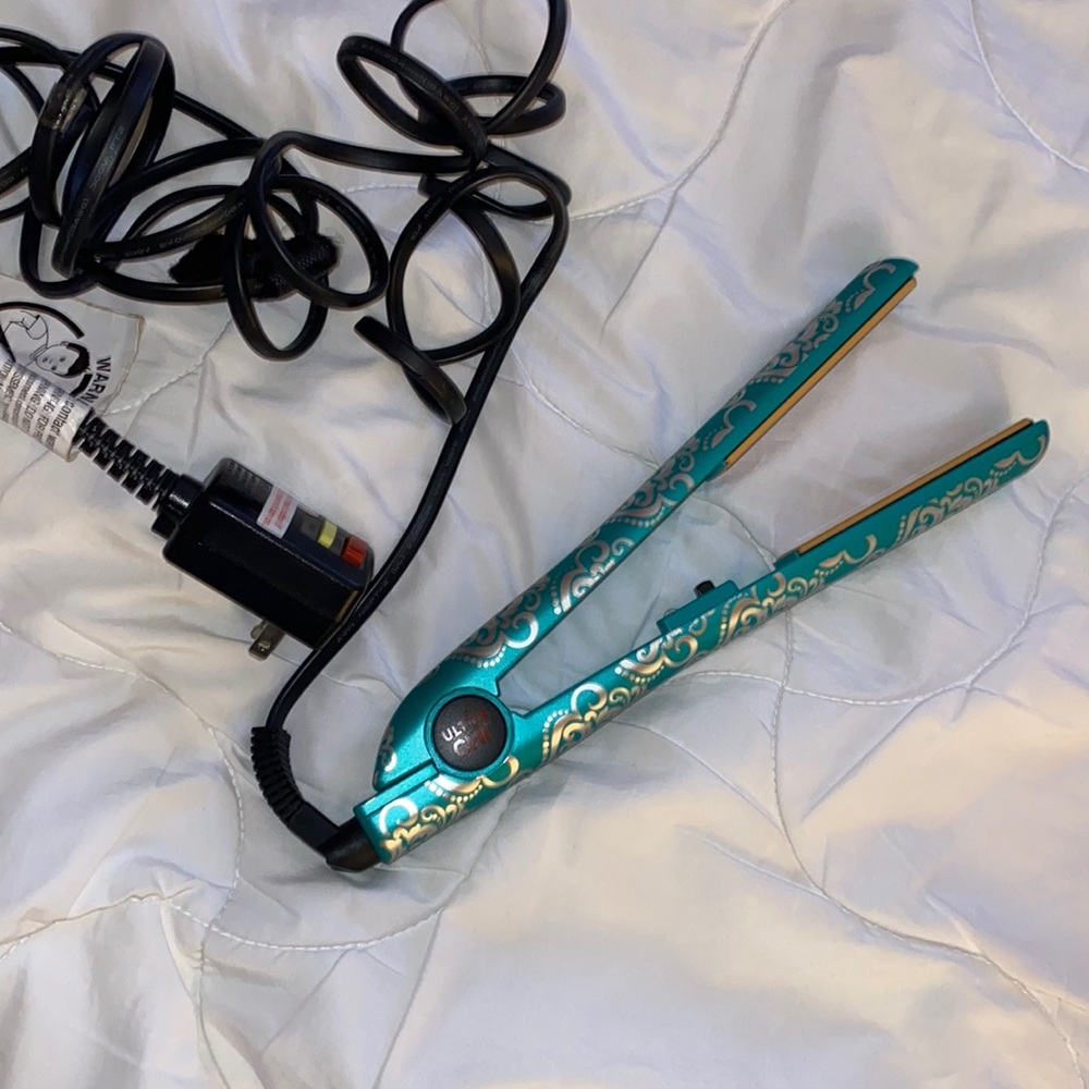CHI Hair Straightener